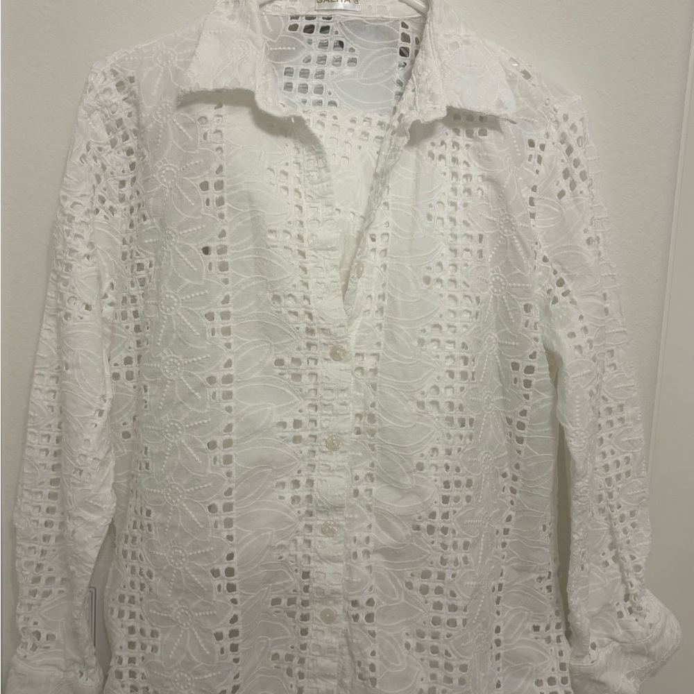 Galita Fashion - White Eyelet Women's 2-Piece Set - Picture 5 of 7